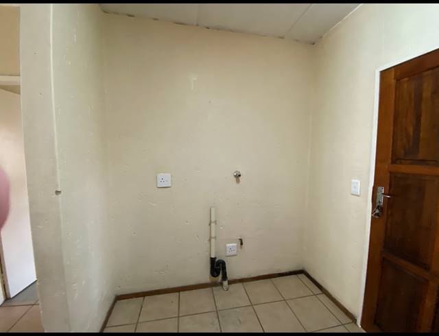 2 BEDROOM APARTMENT FOR SALE IN COMET